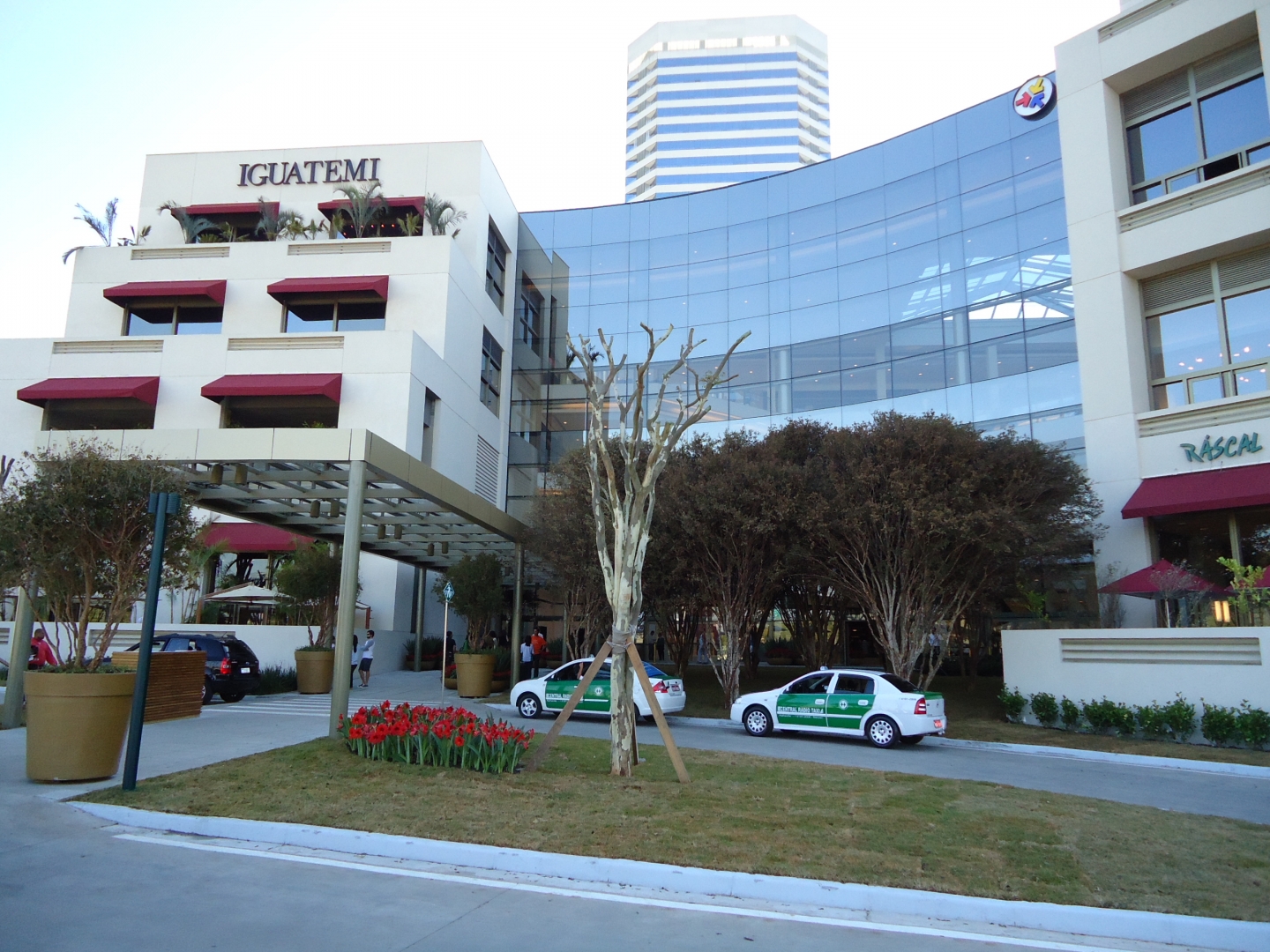 Iguatemi Alphaville promove campanha em apoio ao Outubro Rosa