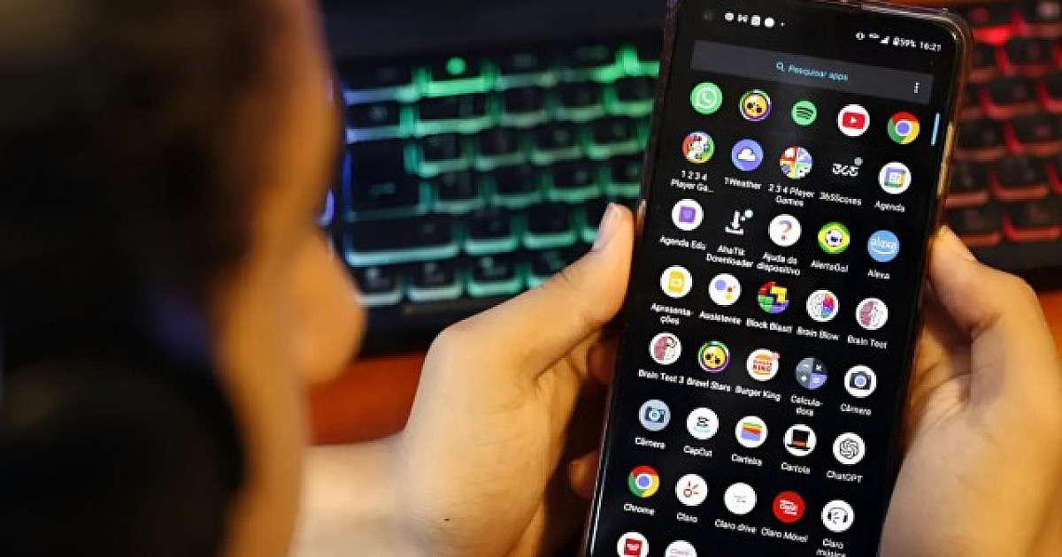 Uso de celular por crianças: maioria dos leitores é contra, aponta enquete