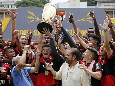 Flamengo vence São Paulo e é campeão da Copa SP