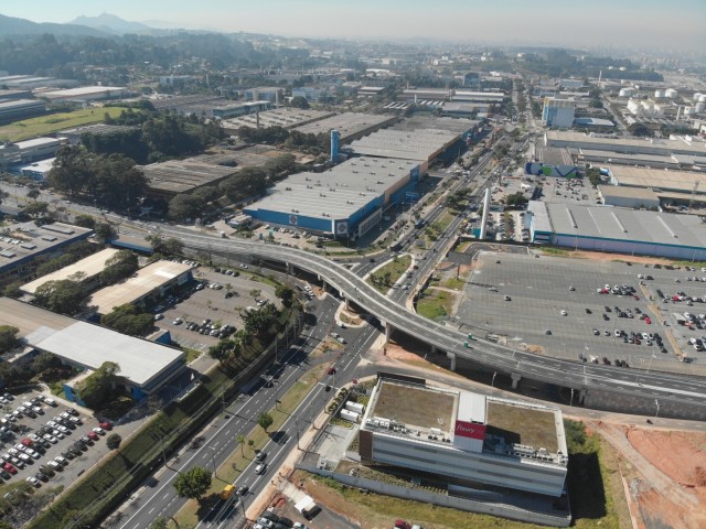 Viaduto da Araguaia otimizará em até 65% tempo de tráfego, avalia Demutran