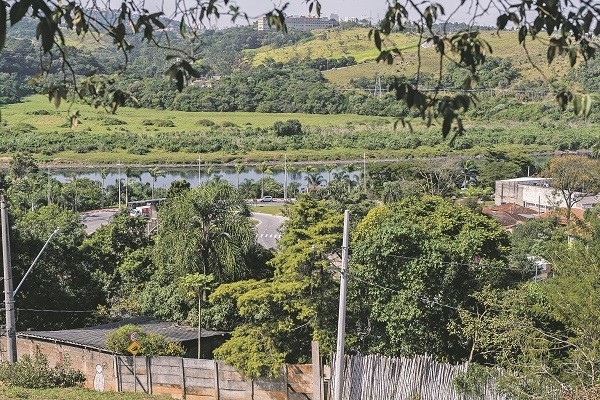 Prefeituras fazem serviços de zeladoria para amenizar pernilongos