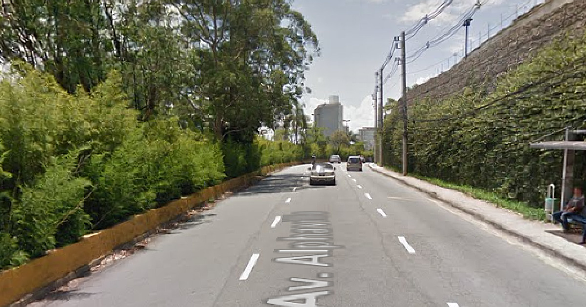 Mulher é atropelada na Av. Alphaville nesta quarta-feira (5)