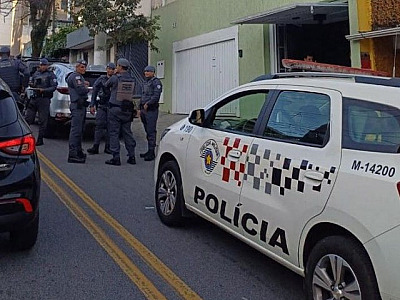 PM frustra roubo a residência na região e prende cinco em flagrante