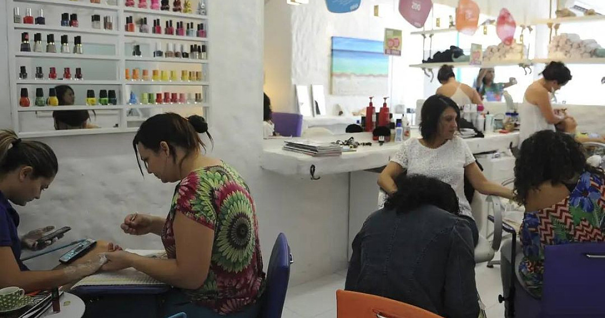 Anvisa proíbe TPO e DMPT em esmaltes de gel: O que você precisa saber