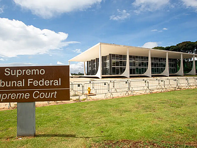 STF: Moraes e Dino votam para manter prisão preventiva de Bolsonaro