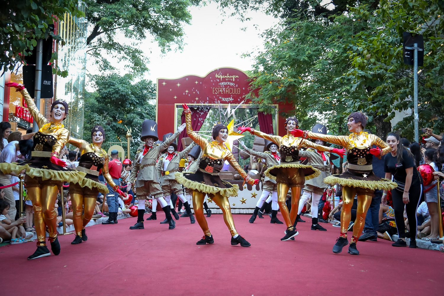 Parada de Natal Kopenhagen trouxe o espírito natalino para São Paulo