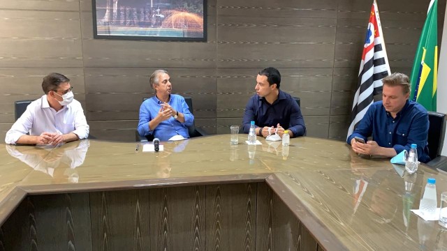 Furlan reúne prefeitos para 'balanço' da Covid e ganha elogios pela discussão regional do tema