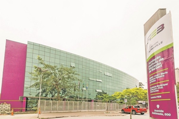 Fieb abre vagas para novos alunos em Alphaville e Aldeia da Serra