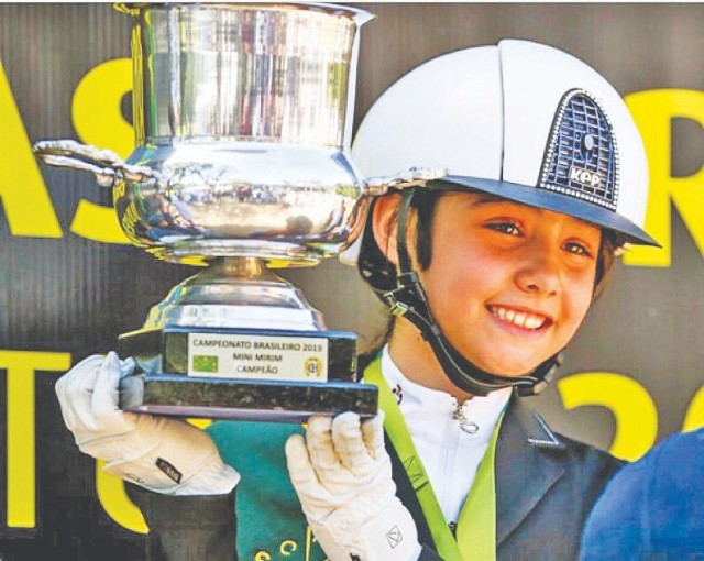 Moradora de Alphaville participará de Concurso de Salto Nacional de hipismo