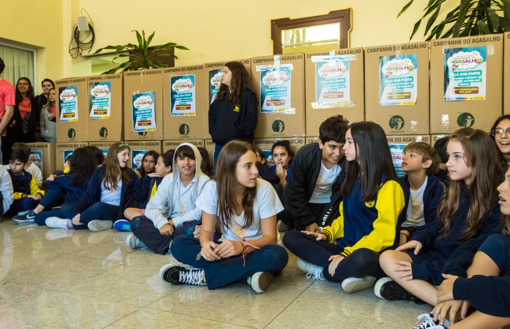 Fundo Social de Solidariedade recebe doação de mais de 13 mil agasalhos do Colégio Morumbi