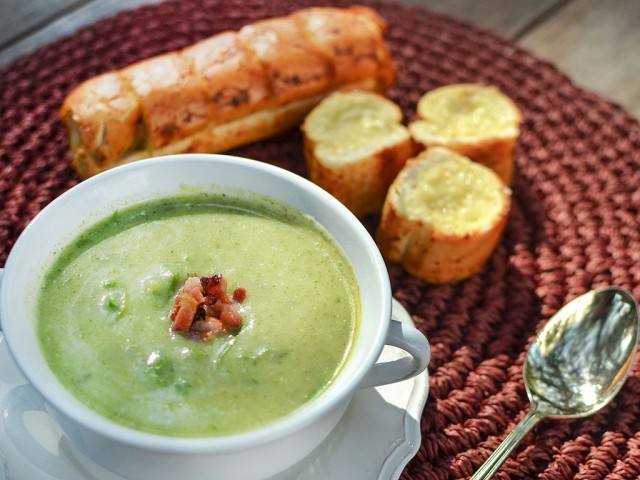 Entre no clima do inverno com essa receita de Caldo Verde