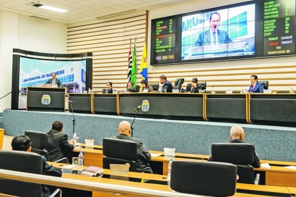 Volta do recesso é marcada por discussões na Câmara de Barueri