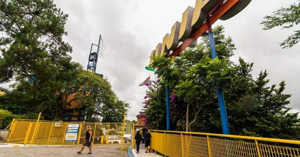 Av. Yojiro Takaoka segue com trânsito lento próximo à Unip neste começo de tarde