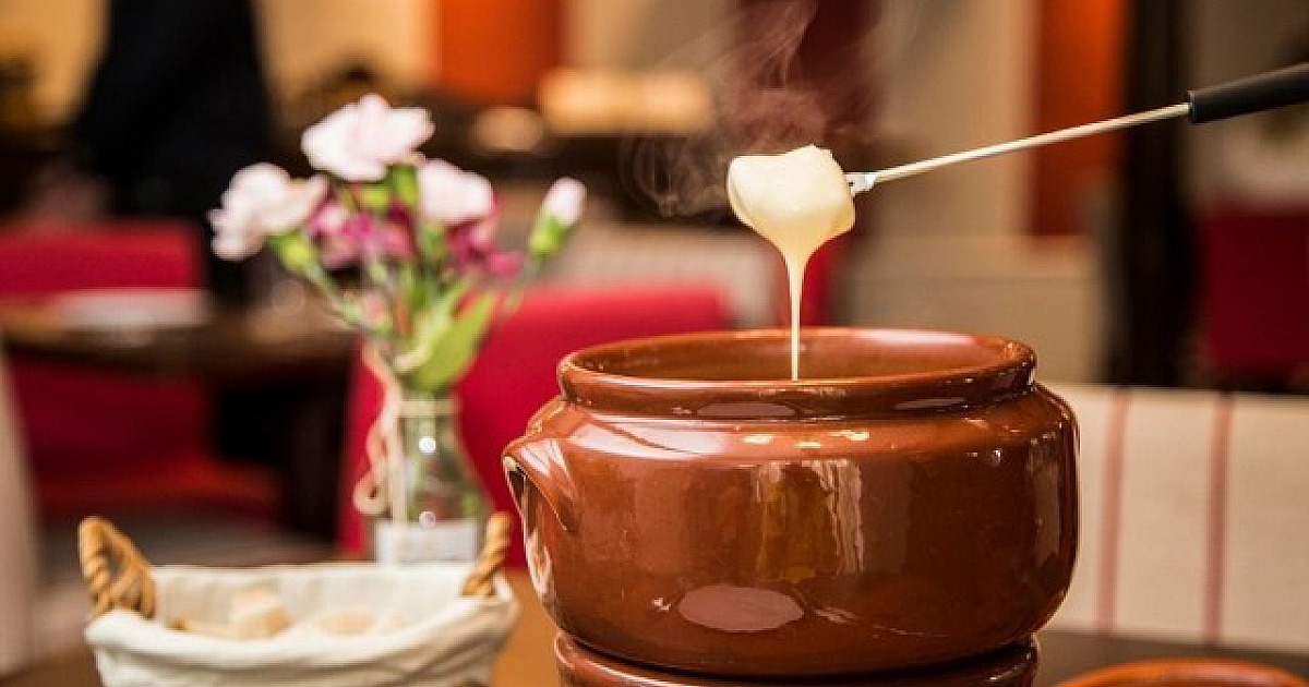 Com dias frios, restaurantes abrem temporada de sopas, fondues e pratos quentes