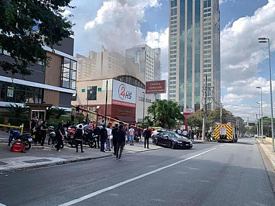 Clube de tiro na Al. Araguaia é atingido por incêndio