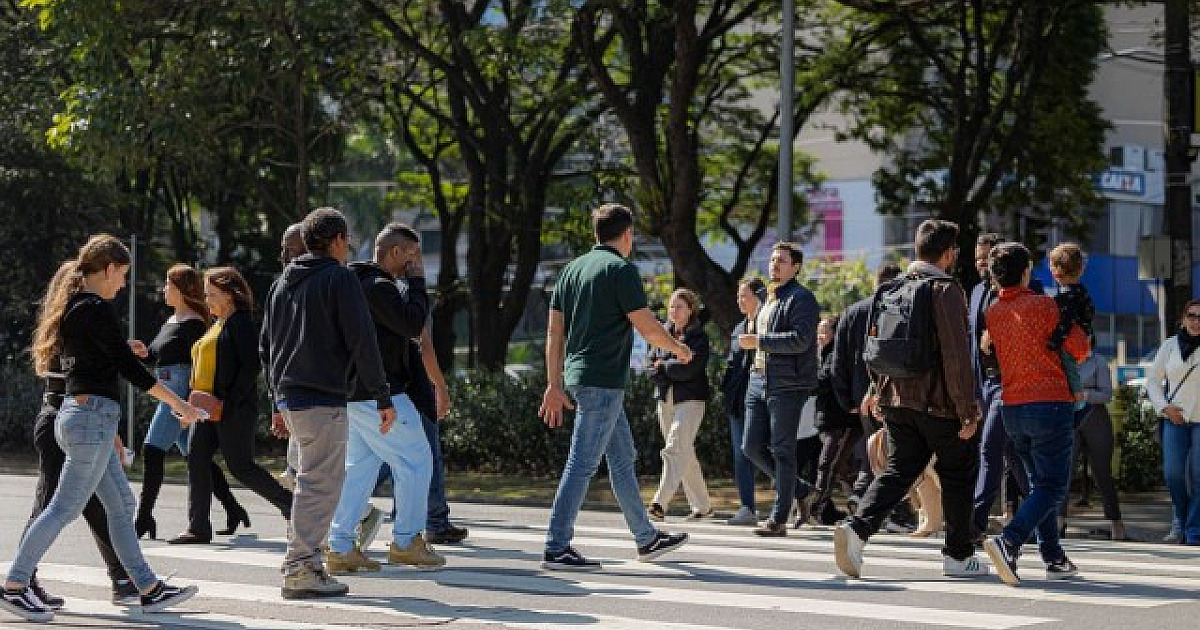 Nova frente fria traz chuva, ventania e derruba temperaturas na região