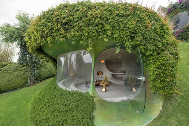 Conheça a Casa Hobbit quase invisível e perfeitamente integrada à natureza