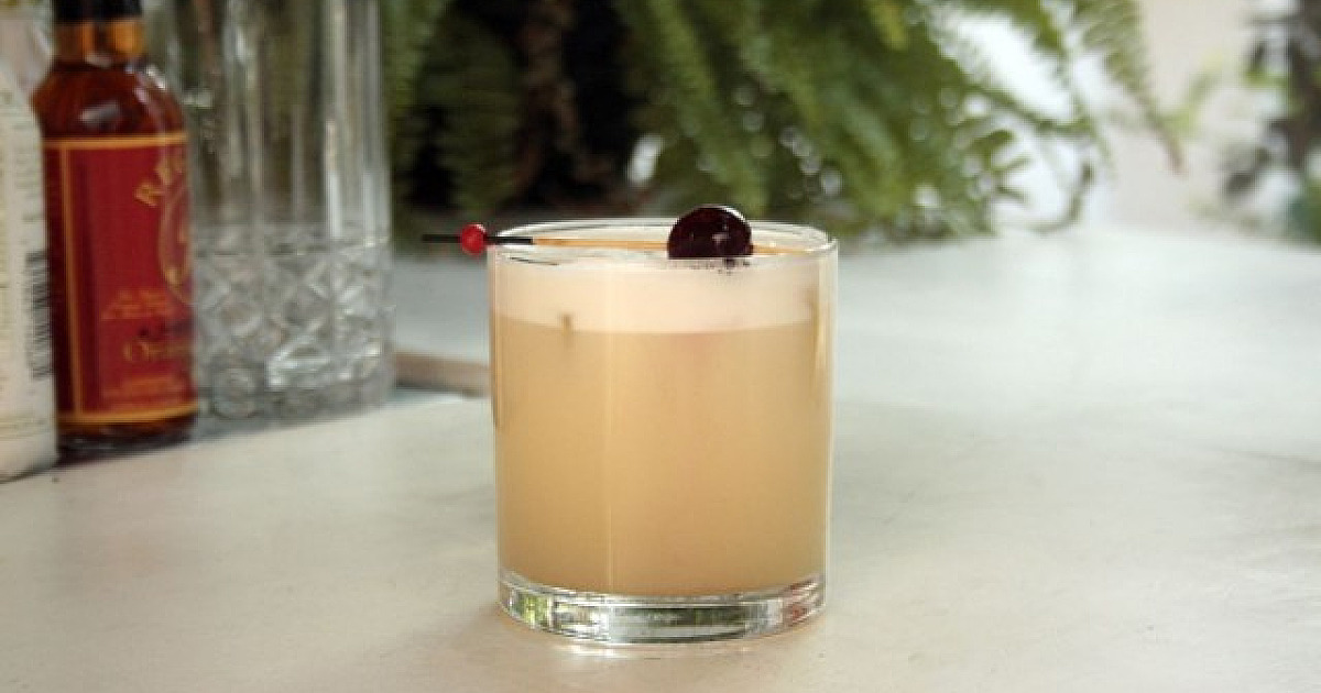 Whisky Sour Day: aprenda a receita desse clássico dos bares