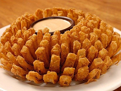 Outback Steakhouse realiza 15º Bloomin’ Day nesta quarta-feira (17)