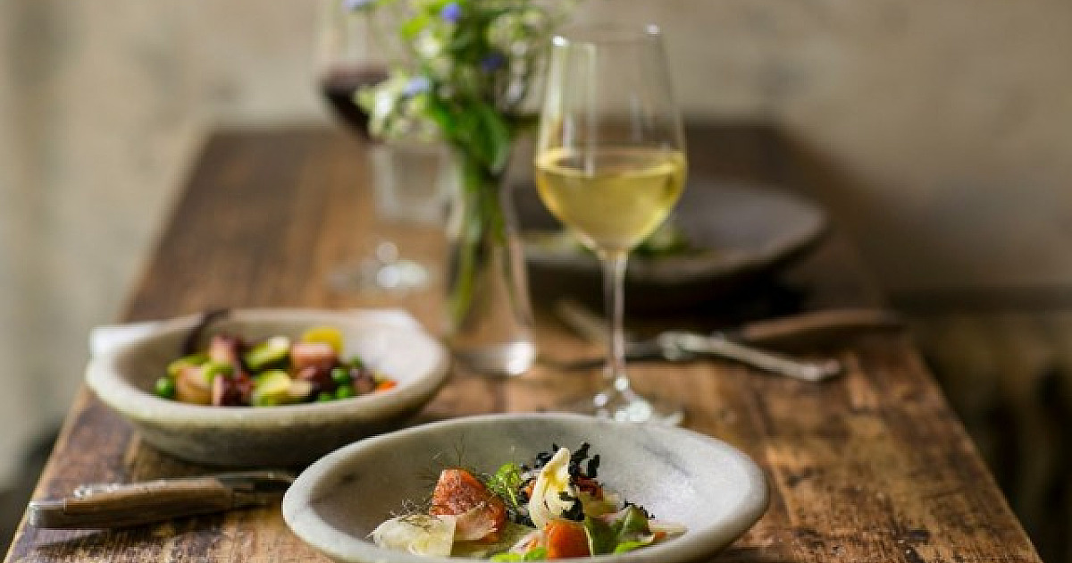 7 dicas de harmonização de vinho com comidinhas refrescantes