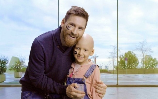 Messi ajuda a construir o maior hospital de câncer infantil da Europa