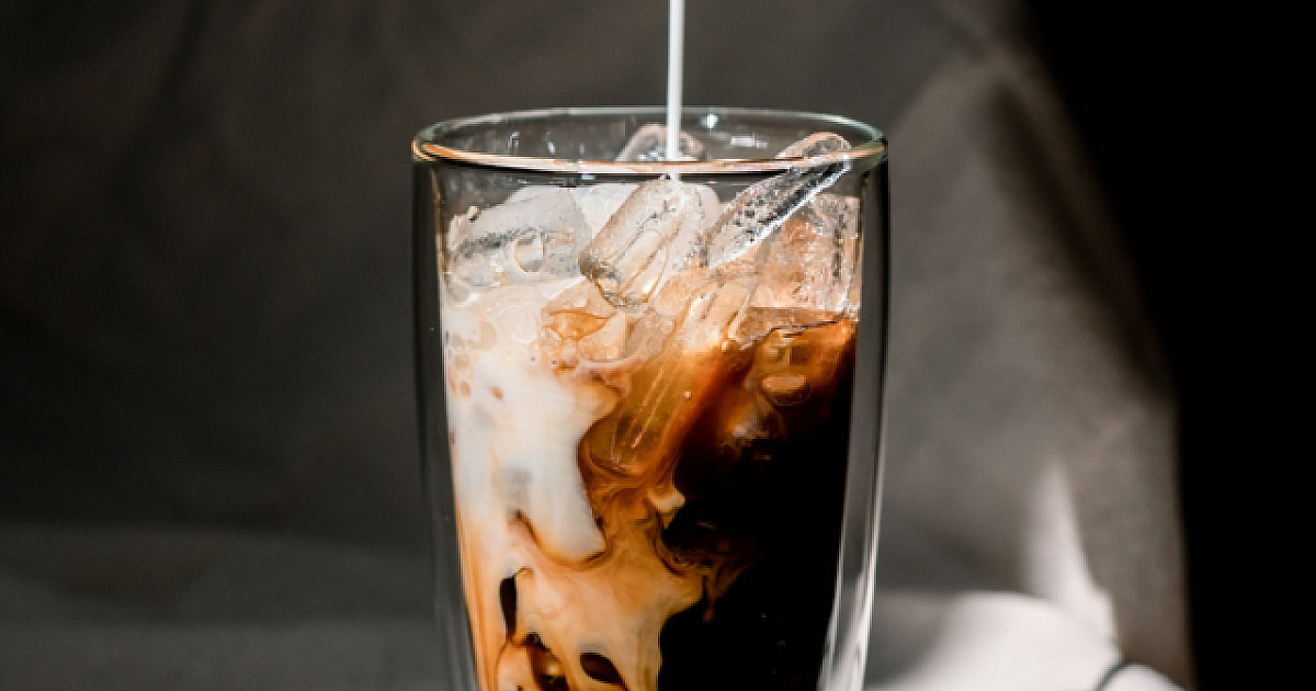 5 opções refrescantes de café para driblar o calor