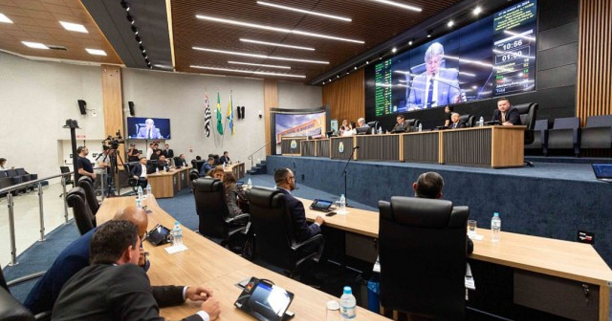 Barueri projeta R$ 5,4 bilhões para 2025; Parnaíba aprova LDO