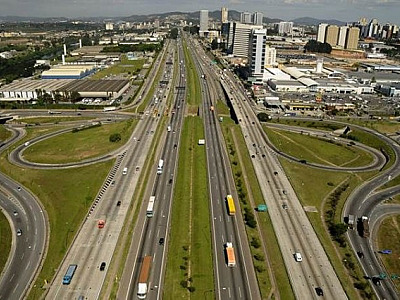 Feriado 9 de julho: mais de 600 mil veículos devem passar pelo sistema Castello-Raposo