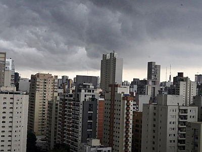 Previsão do tempo: Frente fria deve chegar a Grande SP e melhorar qualidade do ar