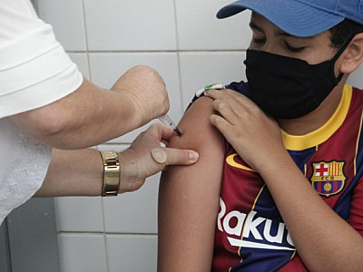 Barueri faz alerta sobre queda na procura pelas doses de reforço contra a Covid-19