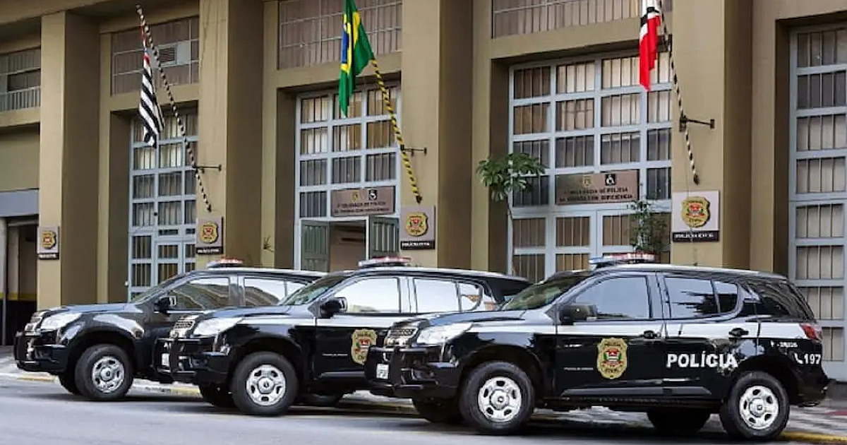 Polícia prende suspeito que abandonou corpo de vítima em carrinho de mercado