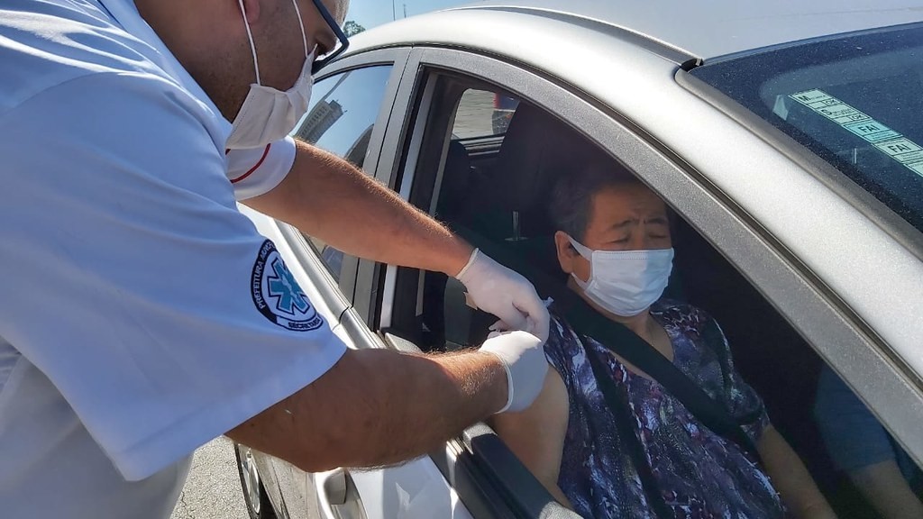 Barueri fará vacinação contra gripe com sistema "drive-thru" em Alphaville nesta sexta (27)