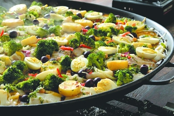 Restaurantes turbinam cardápio para almoço de Páscoa