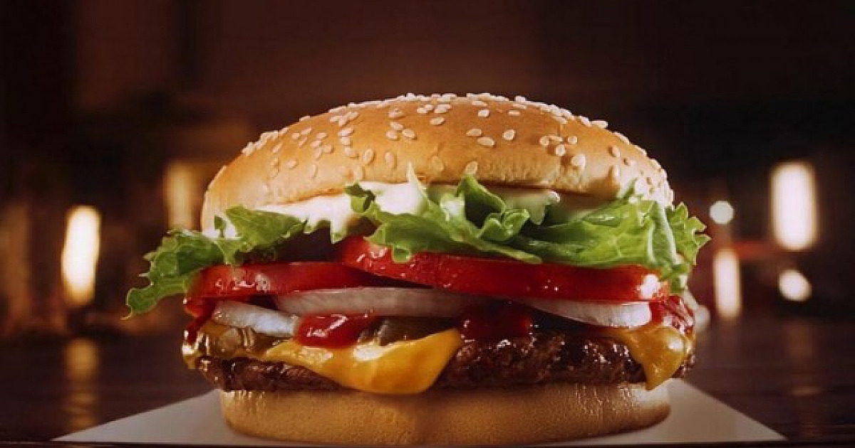 Burger King inicia sua Black Friday com Whopper grátis