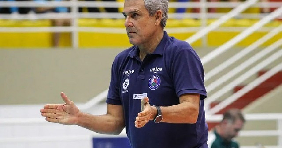À frente do Barueri Vôlei, Zé Roberto Guimarães leva título de melhor técnico de esportes coletivos