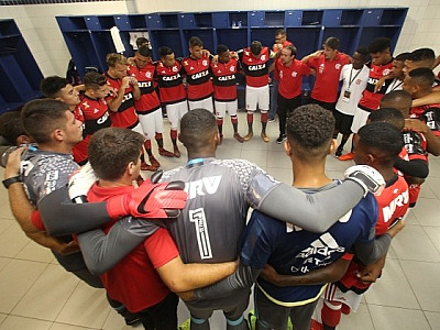 Oeste empata na estreia da Copa SP e Flamengo goleia
