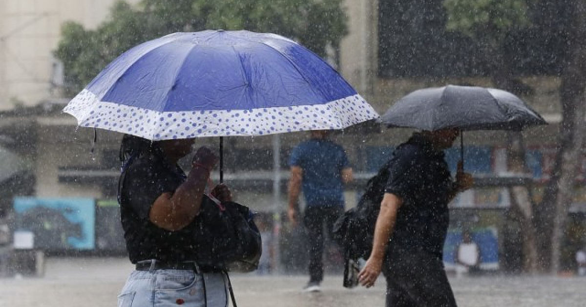 Defesa Civil emite alerta para chuvas de forte intensidade na região metropolitana