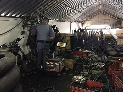 Detran lacra local de desmanche em Barueri