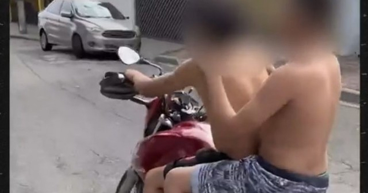 Adolescentes são flagrados nas redes sociais fazendo manobras de motos em Santana de Parnaíba