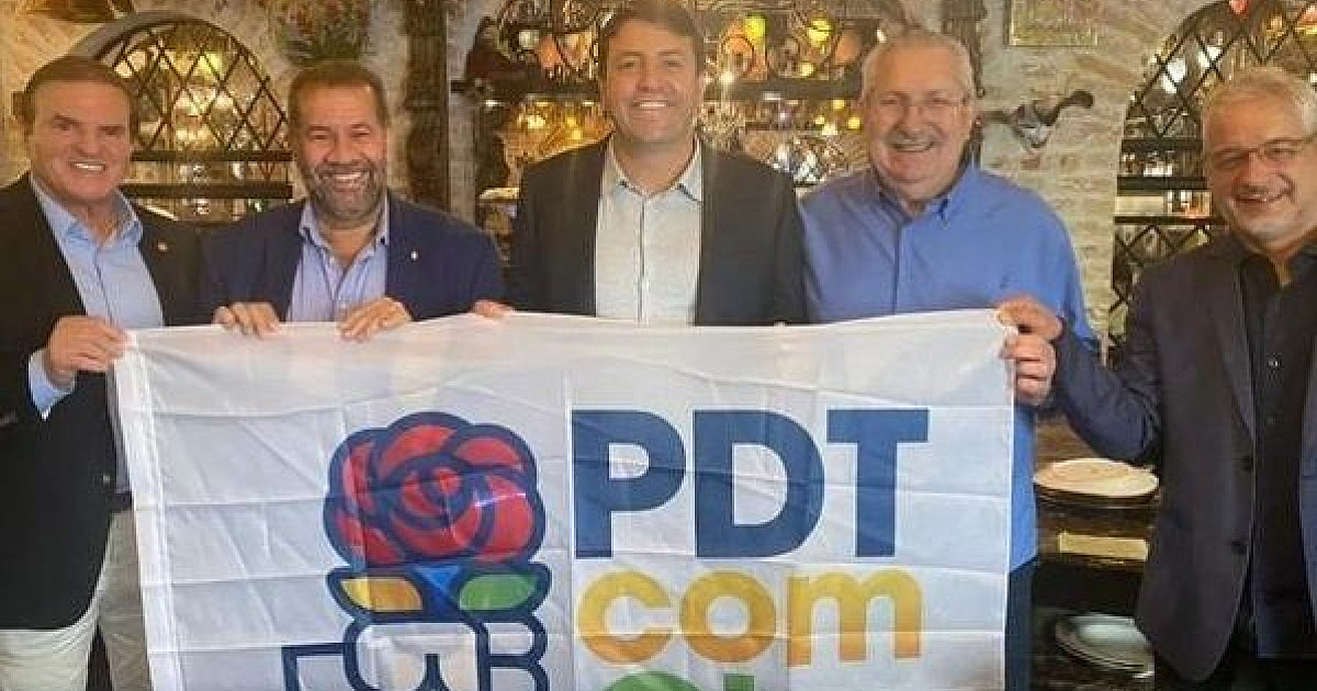 Elvis deixa PSDB para ser pré-candidato a governador pelo PDT