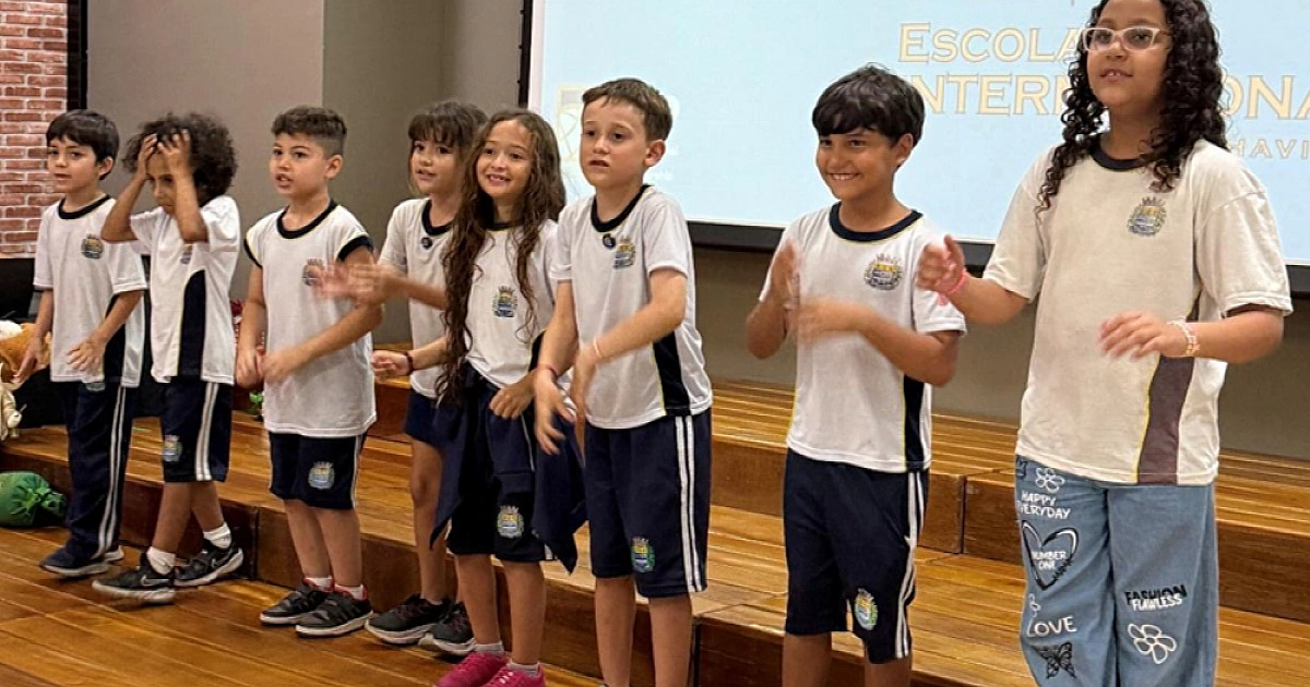 Projeto da Escola Internacional de Alphaville oferece aulas de inglês para alunos da rede pública