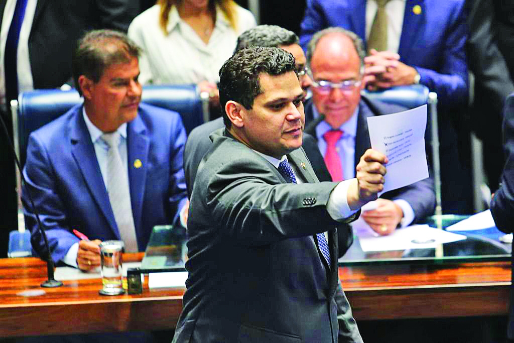 Alcolumbre vê reforma tributária aprovada em 2020