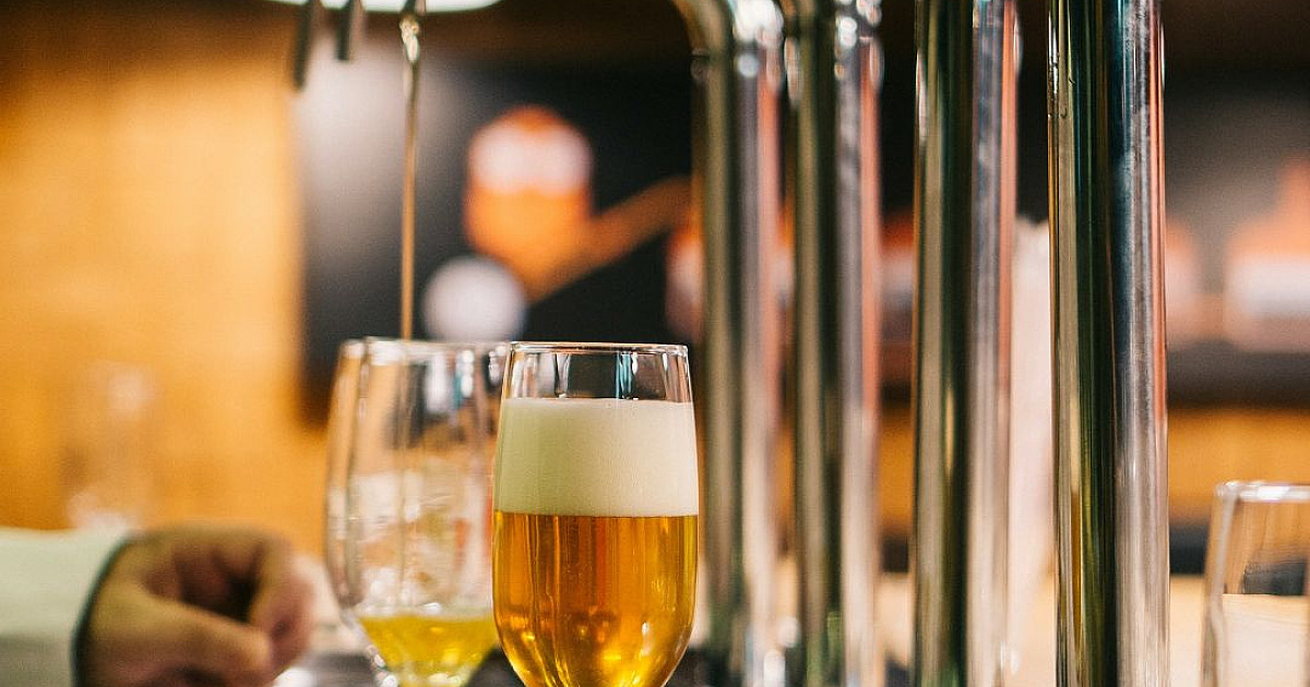 Ambev e Cacau Show celebram a Páscoa com degustações gratuitas de cerveja e chocolate