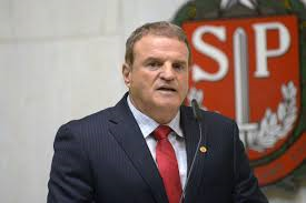 Projeto de Cezar prevê consulta criminal antes de liberação de CNH