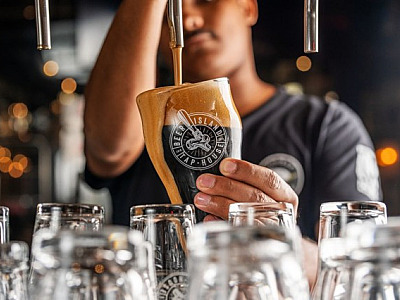 Beer Island Tap House lança chopp especial para celebrar o Dia Mundial do Café