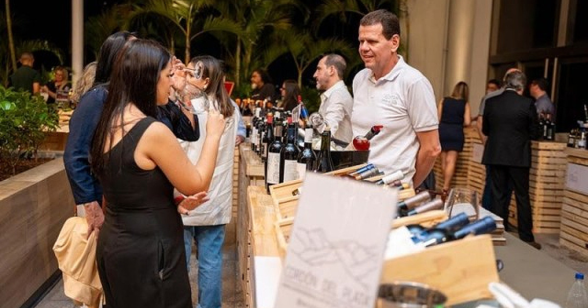 Iguatemi Alphaville recebe 12ª edição da Trilha do Vinho com rótulos premiados e descontos de Black