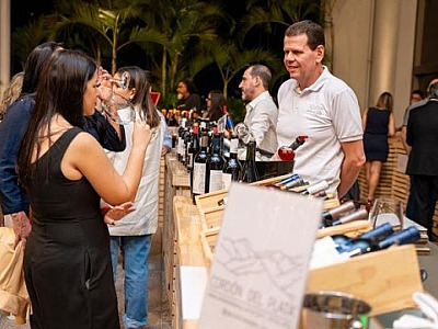 Iguatemi Alphaville recebe 12ª edição da Trilha do Vinho com rótulos premiados e descontos de Black