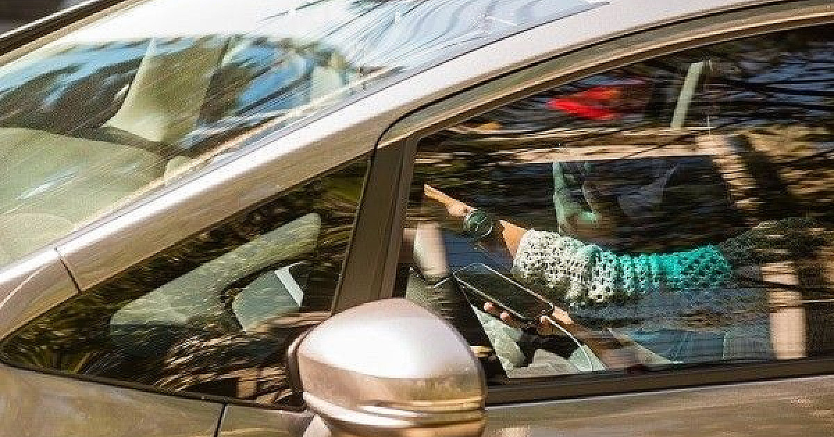 Cresce em 60% as autuações por uso de celular no volante