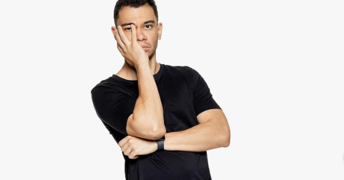 Humorista Igor Guimarães apresenta novo stand-up em Barueri