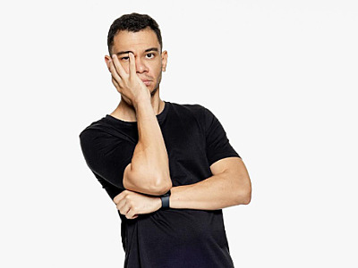 Humorista Igor Guimarães apresenta novo stand-up em Barueri